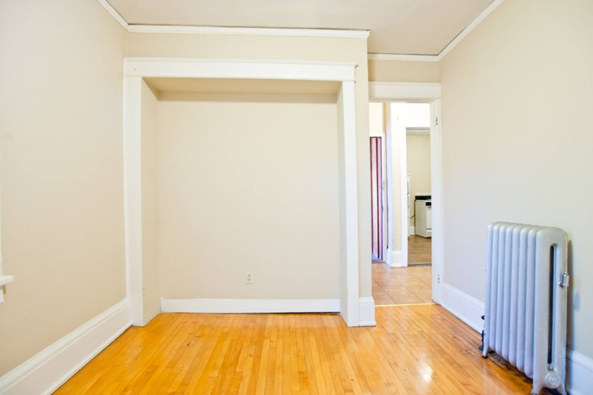 Apartment for rent at 1802 E Linnwood Ave, Milwaukee, WI 53211