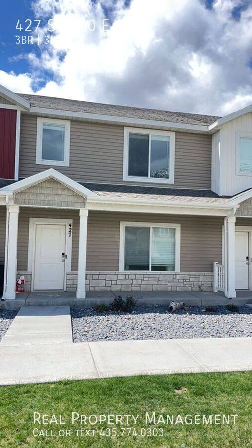 Townhouse for rent at 427 S 1540 E, Hyrum, UT 84319