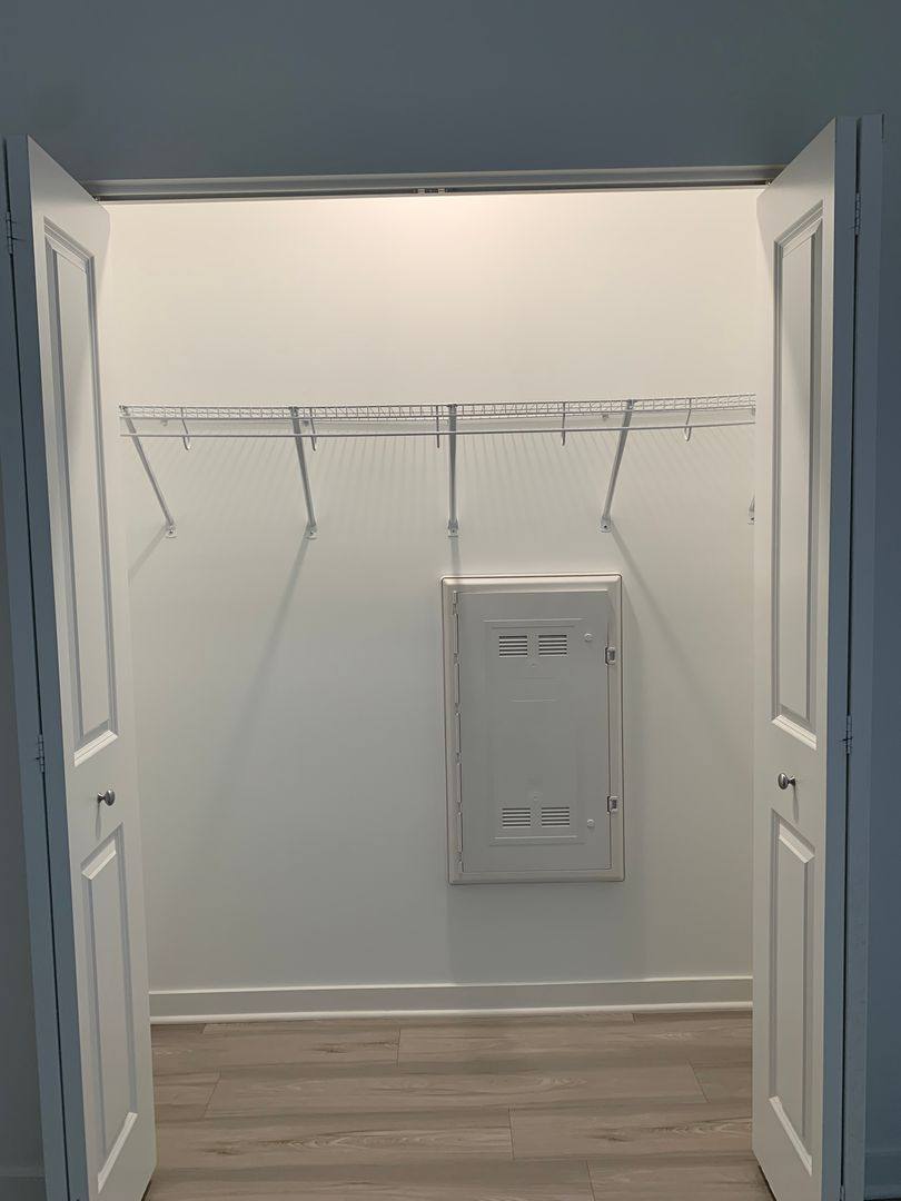 Apartment for rent at 10 N Main St, Mount Prospect, IL 60056