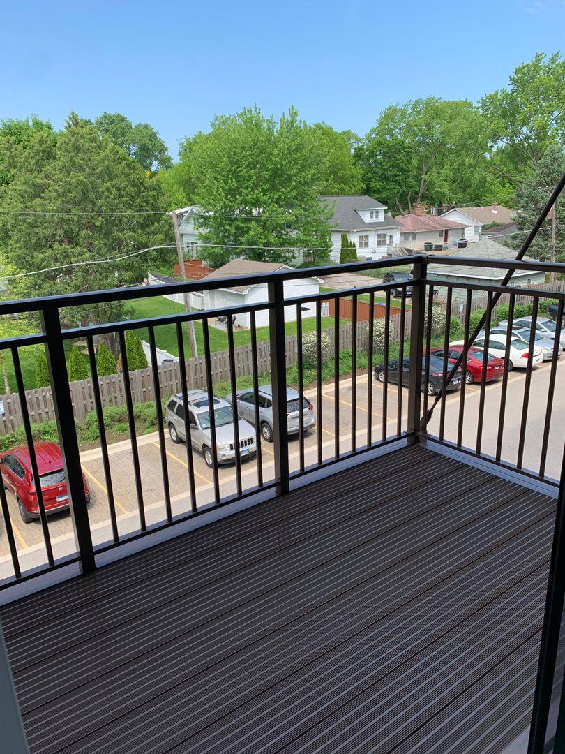 Apartment for rent at 10 N Main St, Mount Prospect, IL 60056