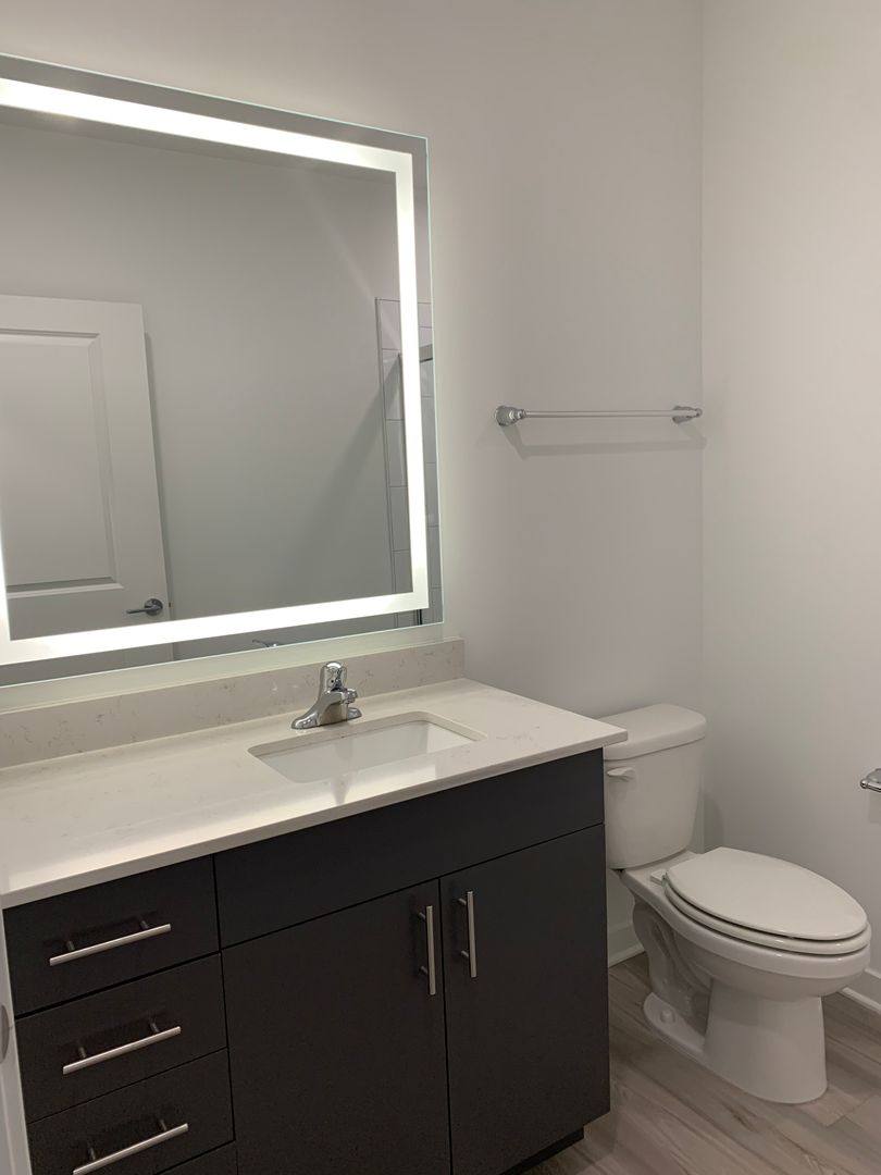 Apartment for rent at 10 N Main St, Mount Prospect, IL 60056