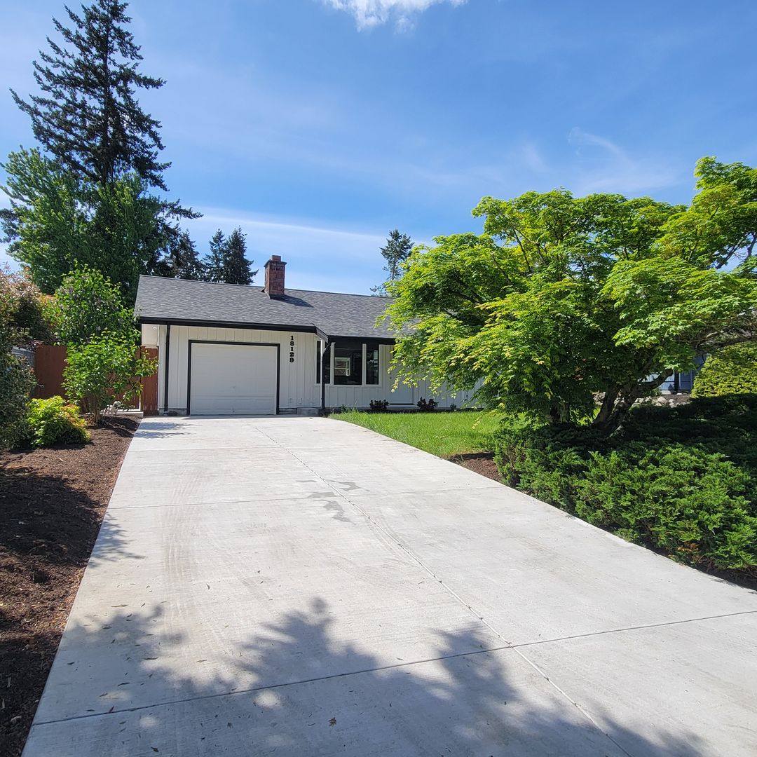 House for rent at 18129 45th Ave S, Seattle, WA 98188