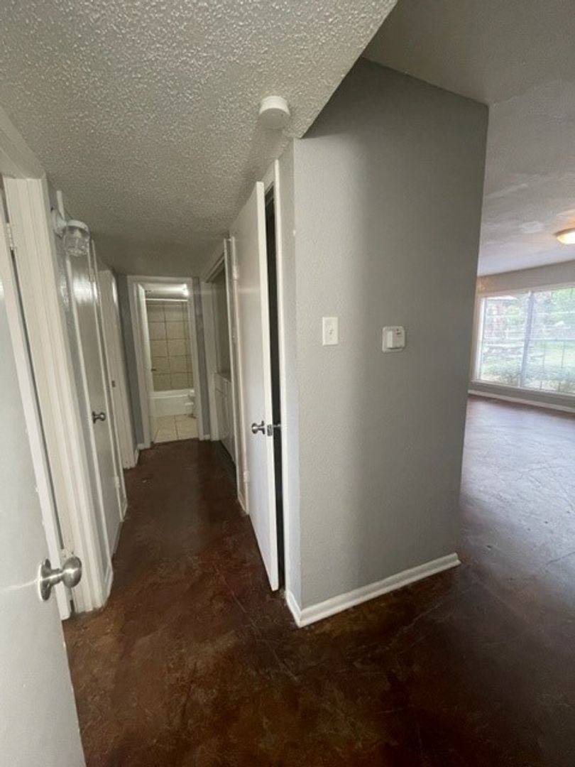 Apartment for rent at 307 Canada St, Jacksonville, TX 75766