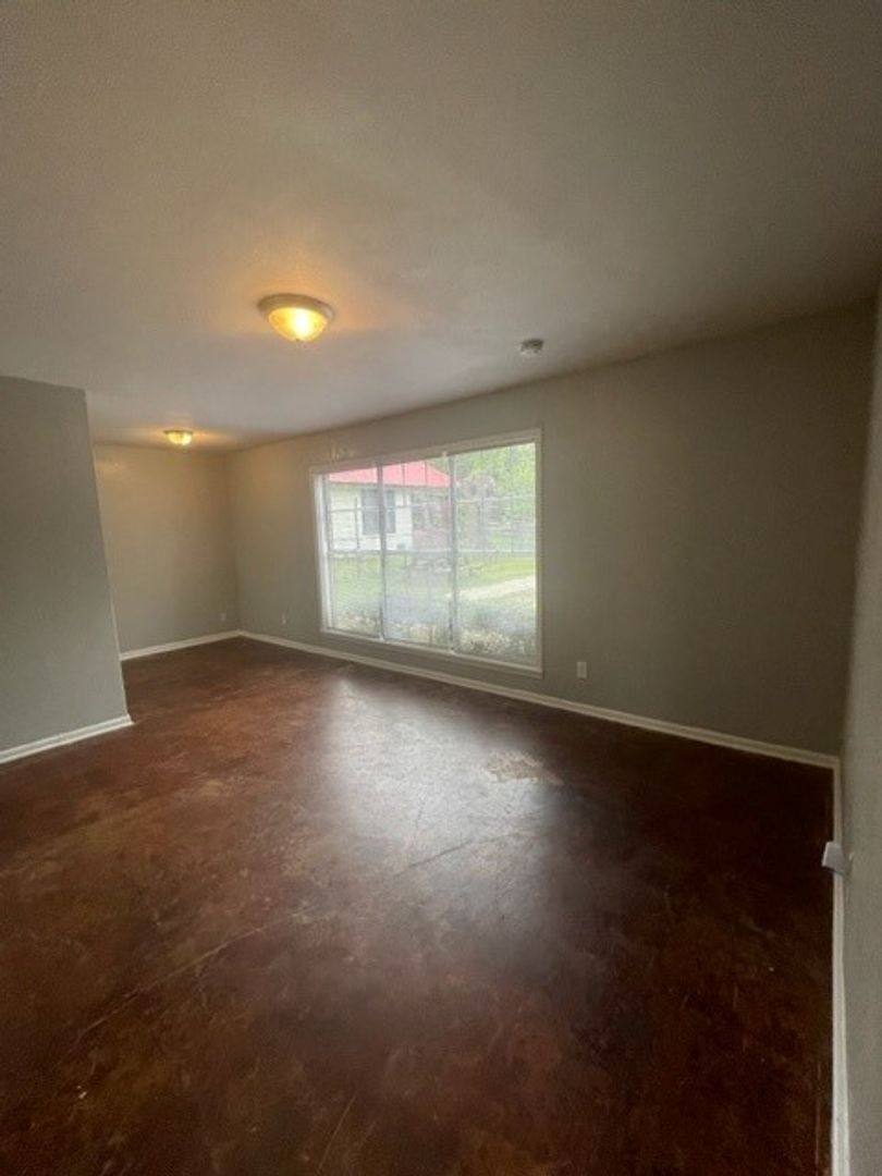 Apartment for rent at 307 Canada St, Jacksonville, TX 75766