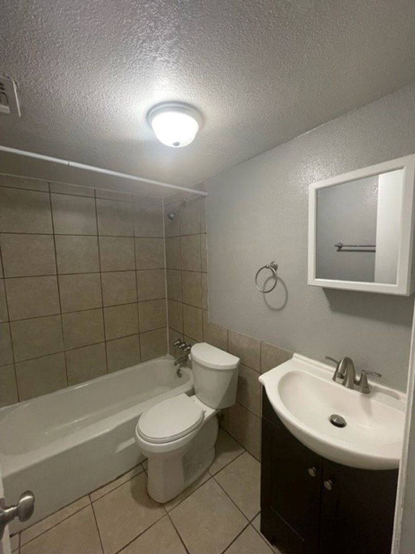 Apartment for rent at 307 Canada St, Jacksonville, TX 75766