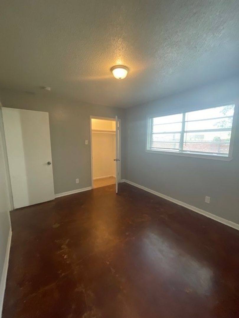 Apartment for rent at 307 Canada St, Jacksonville, TX 75766