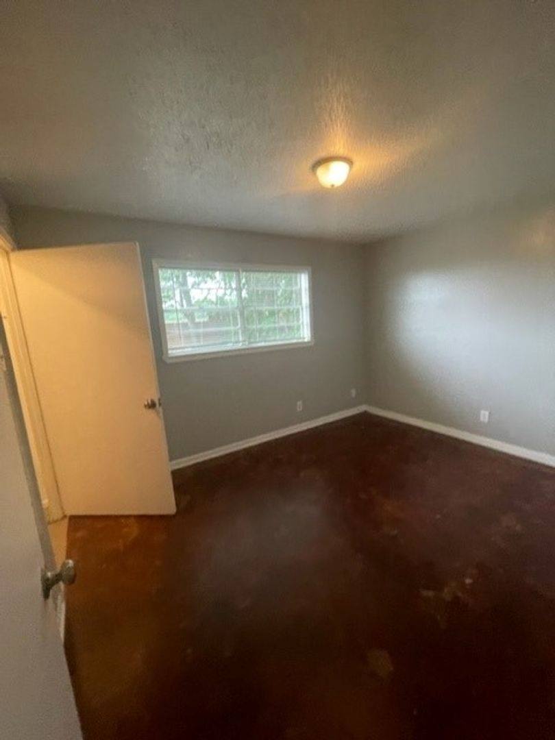 Apartment for rent at 307 Canada St, Jacksonville, TX 75766