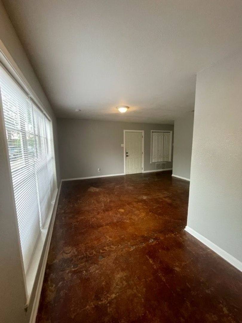 Apartment for rent at 307 Canada St, Jacksonville, TX 75766