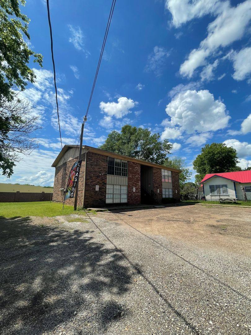 Apartment for rent at 307 Canada St, Jacksonville, TX 75766