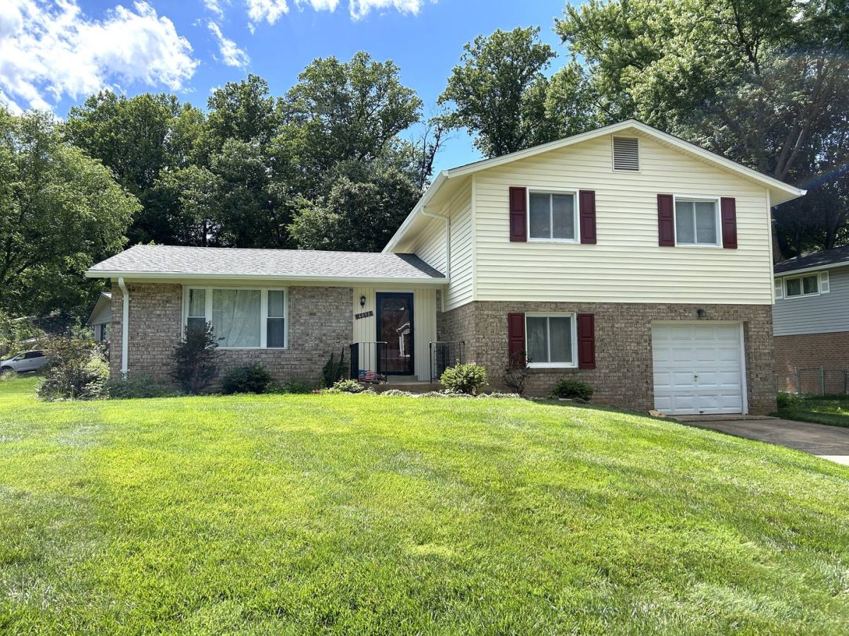 House for rent at 4898 Wheatstone Dr, Fairfax, VA 22032
