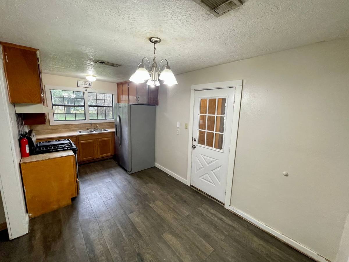 House for rent at 2450 S 8th St, Beaumont, TX 77701