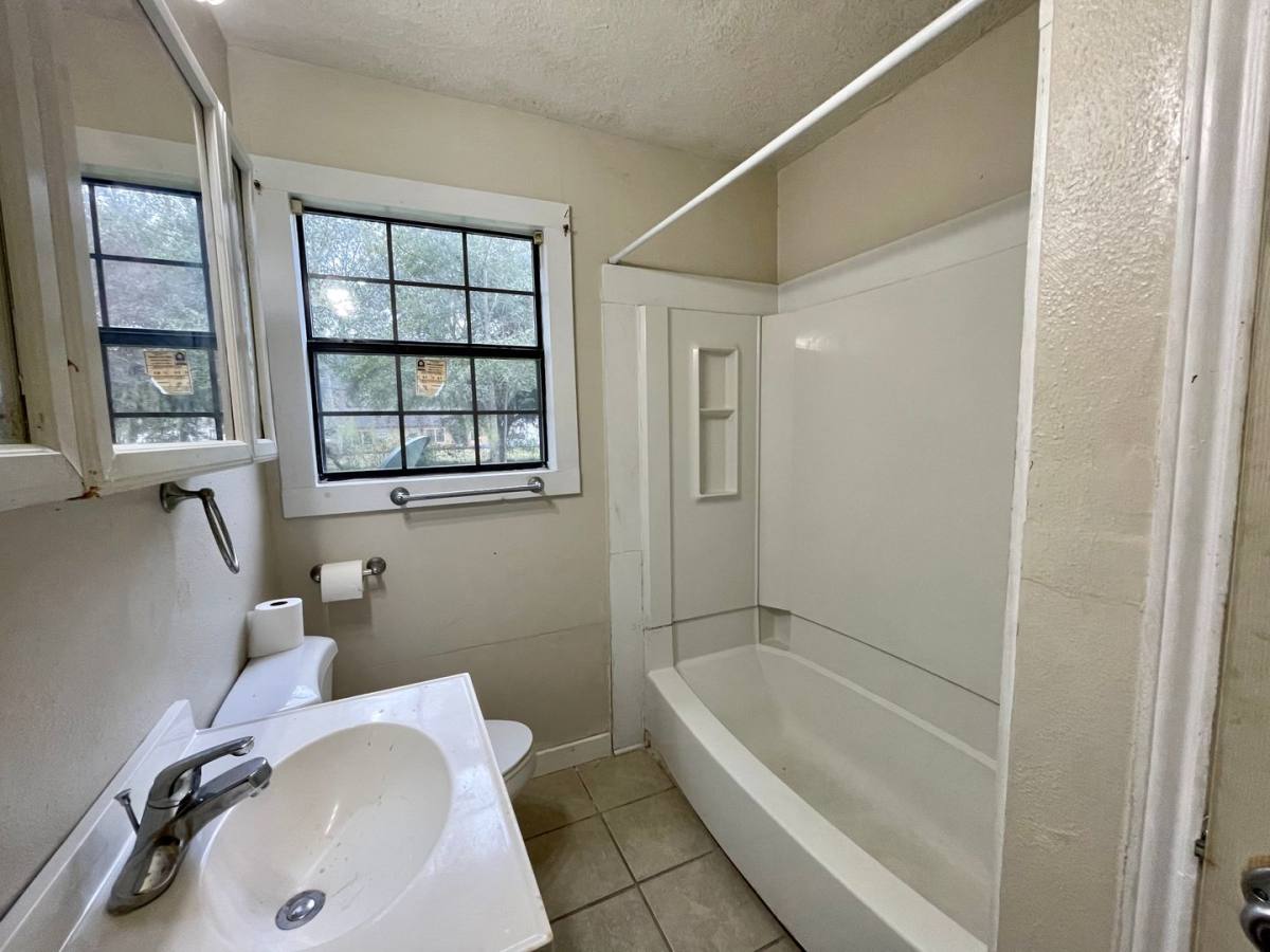 House for rent at 2450 S 8th St, Beaumont, TX 77701