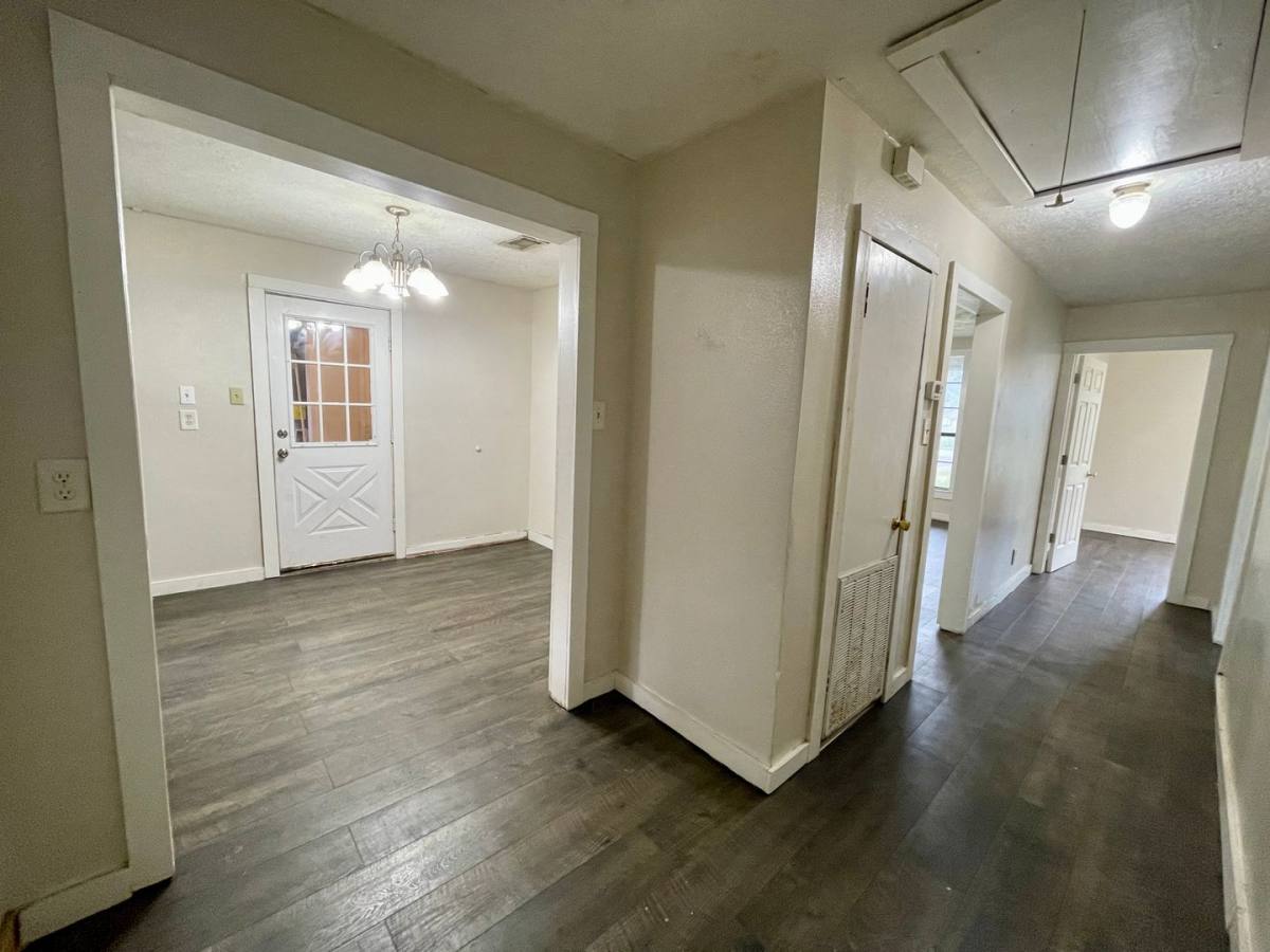 House for rent at 2450 S 8th St, Beaumont, TX 77701