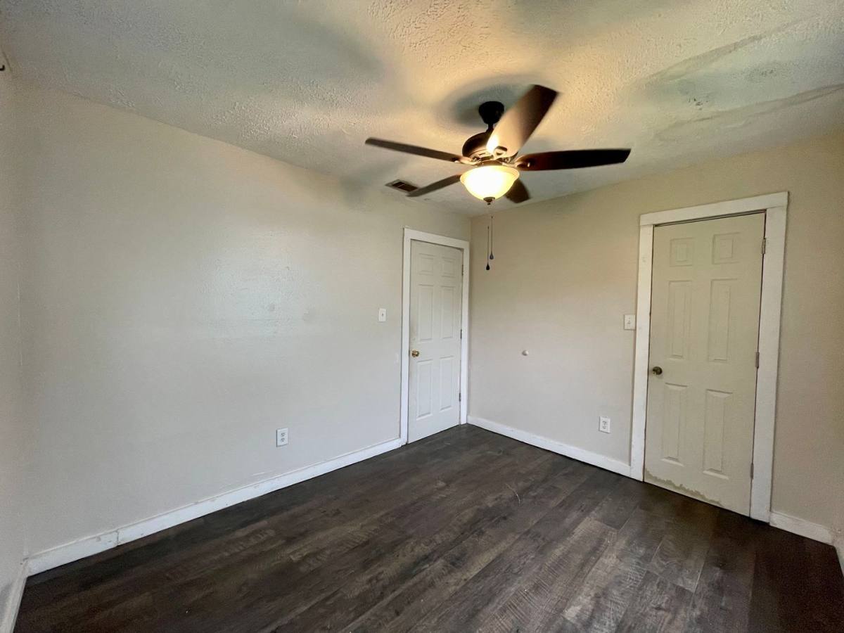 House for rent at 2450 S 8th St, Beaumont, TX 77701