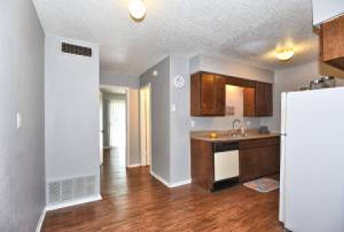 Apartment for rent at 827 S York St, Muskogee, OK 74403