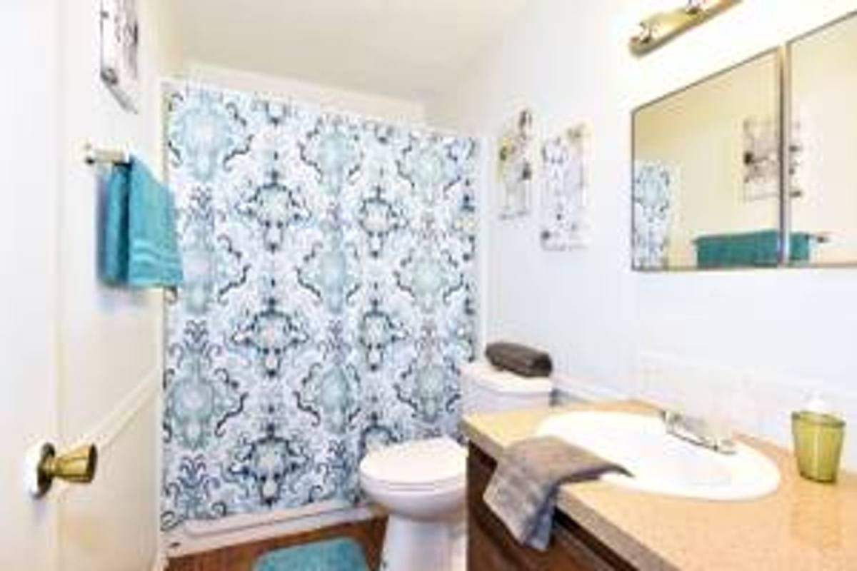 Apartment for rent at 827 S York St, Muskogee, OK 74403