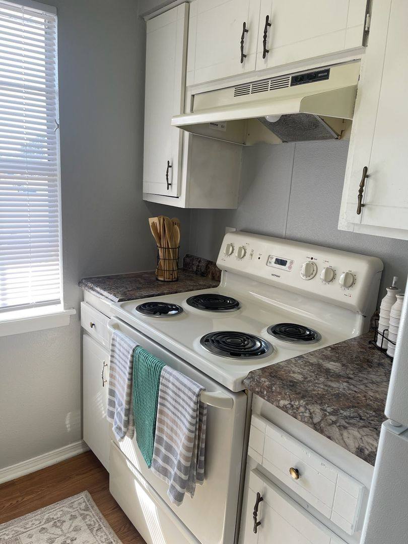 Apartment for rent at 827 S York St, Muskogee, OK 74403