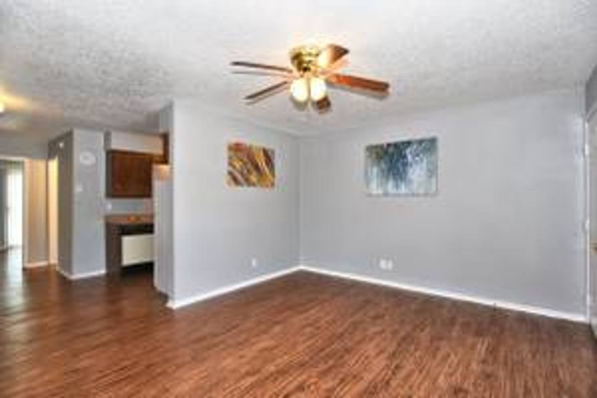 Apartment for rent at 827 S York St, Muskogee, OK 74403