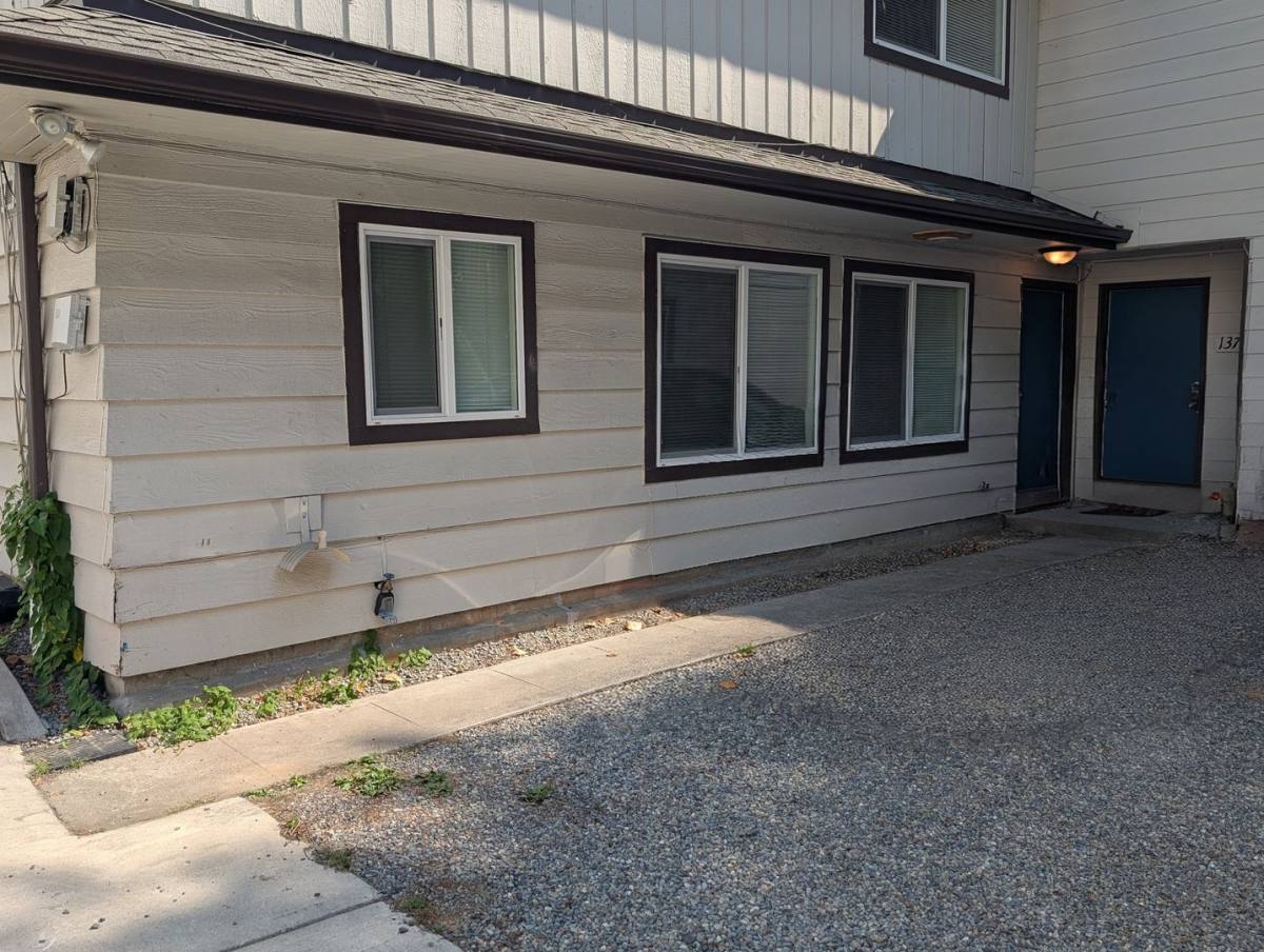 Townhouse for rent at 13727 35th Ave NE, Seattle, WA 98125