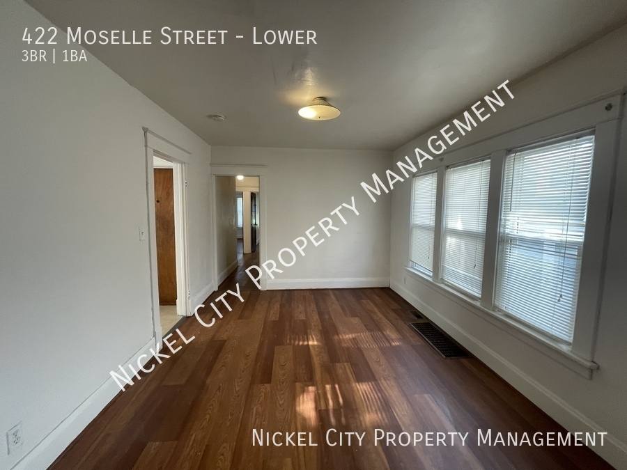 Apartment for rent at 422 Moselle St, Buffalo, NY 14215