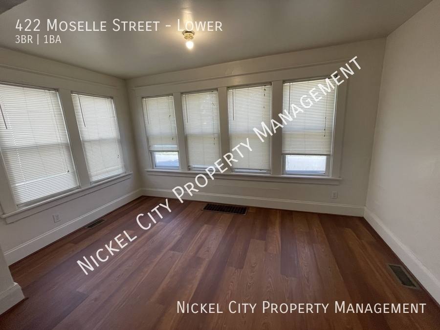 Apartment for rent at 422 Moselle St, Buffalo, NY 14215