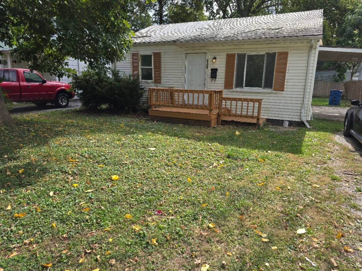 House for rent at 1710 S Henry St, Springfield, IL 62704
