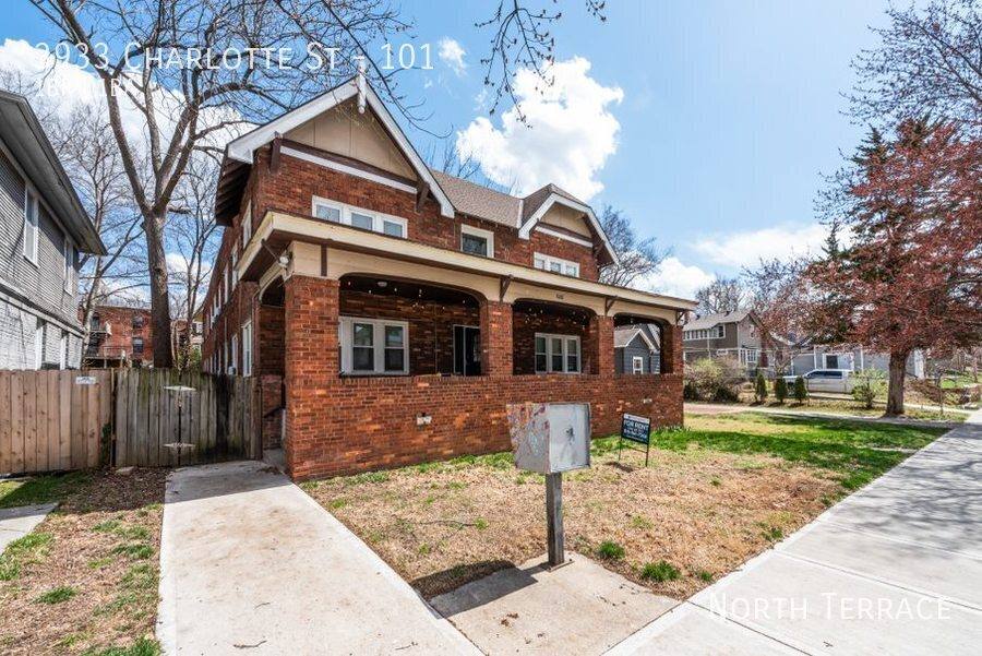Apartment for rent at 3933 Charlotte St, Kansas City, MO 64110