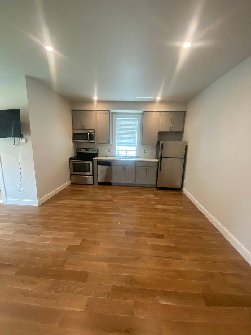 Apartment for rent at 51 W Palmer, Detroit, MI 48202