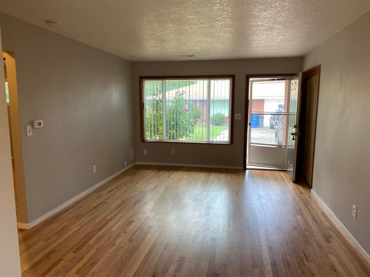 Apartment for rent at 115 N Garrison Rd, Vancouver, WA 98664