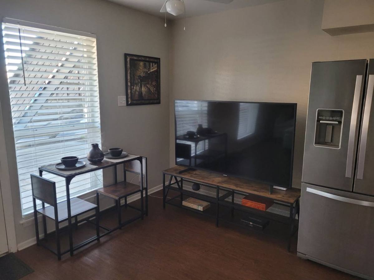 Apartment for rent at 308 Smith St, Grapevine, TX 76051