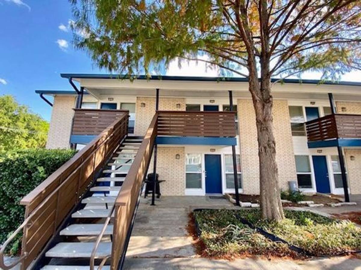 Apartment for rent at 308 Smith St, Grapevine, TX 76051
