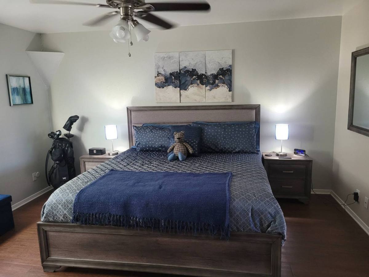 Apartment for rent at 308 Smith St, Grapevine, TX 76051