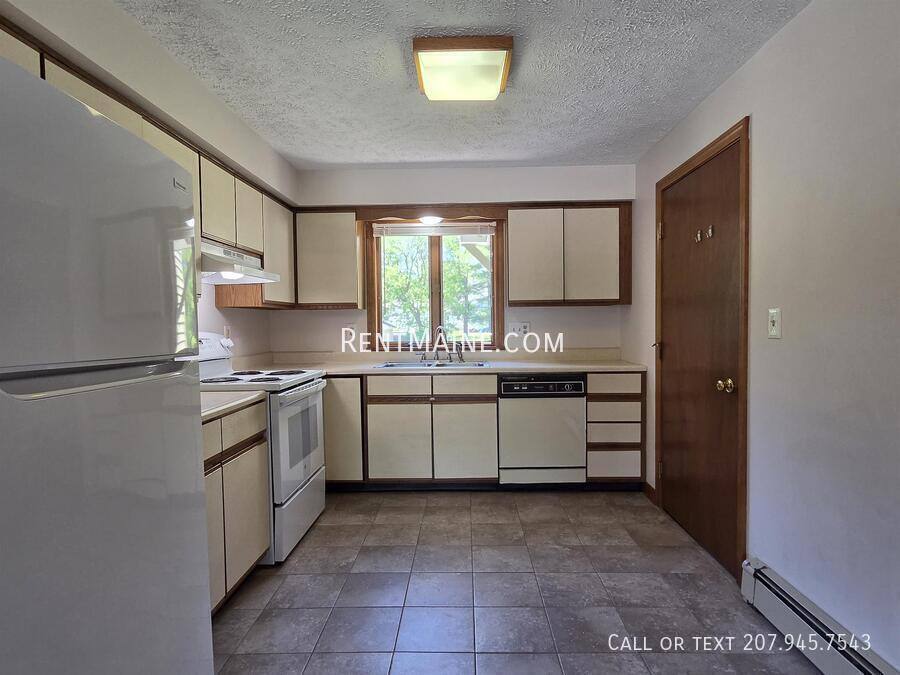 Apartment for rent at 5 Hartley St #1, Lewiston, ME 04240
