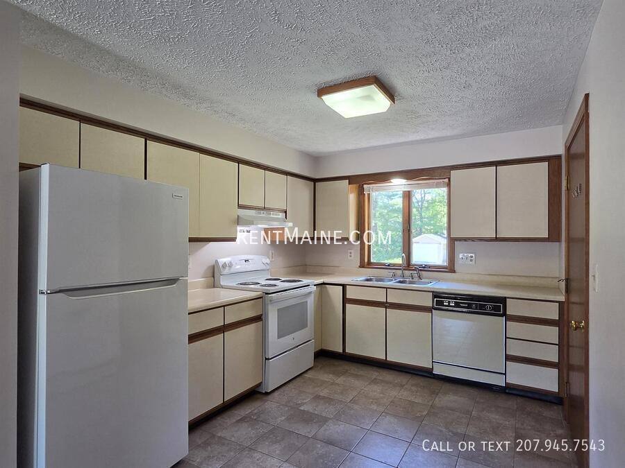 Apartment for rent at 5 Hartley St #1, Lewiston, ME 04240