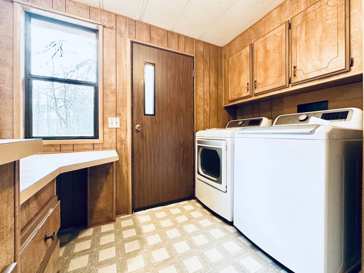 House for rent at 25706 NE 47th Place, Redmond, WA 98053