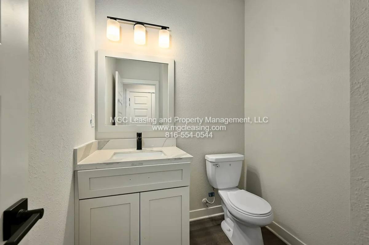Apartment for rent at 251-257 Persimmon Rd, Raymore, MO 64083