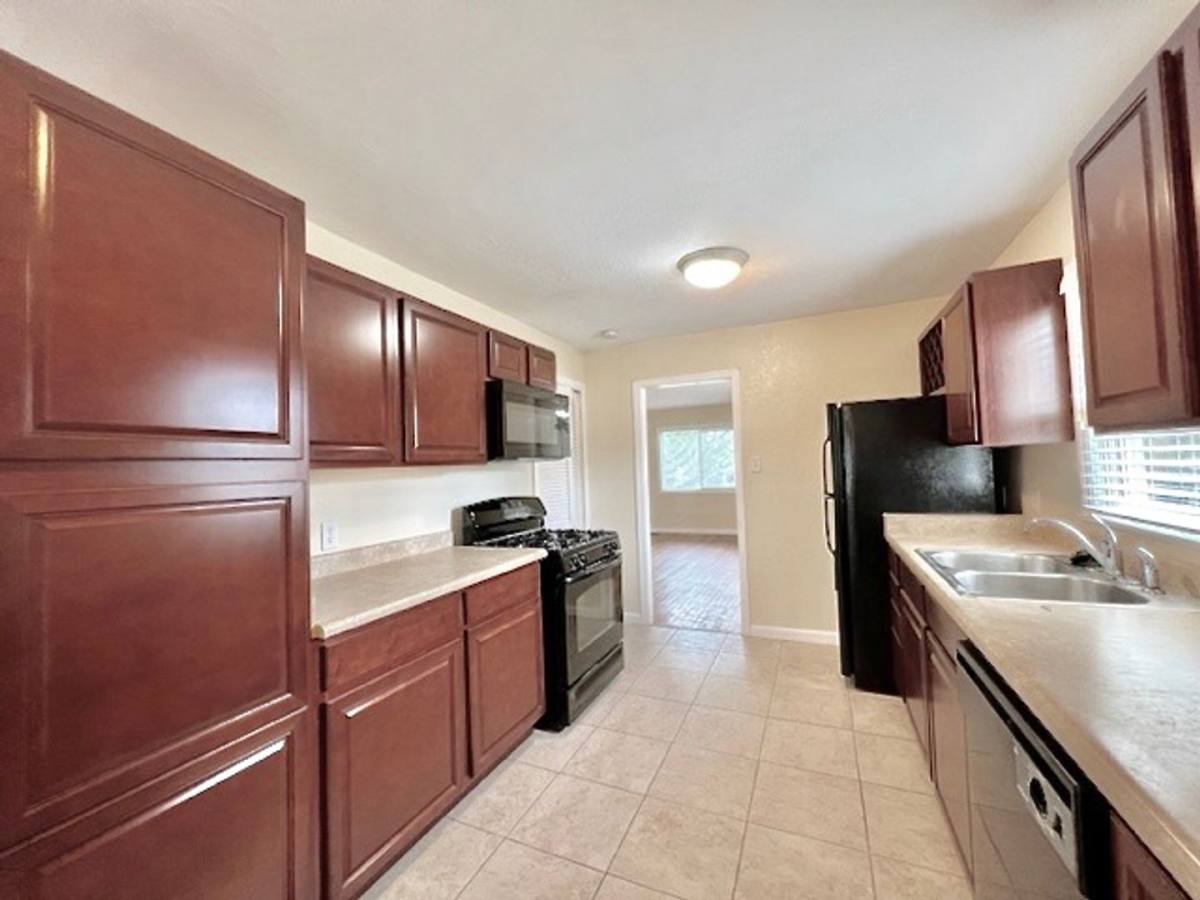 House for rent at 920 E Cucharras St, Colorado Springs, CO 80903