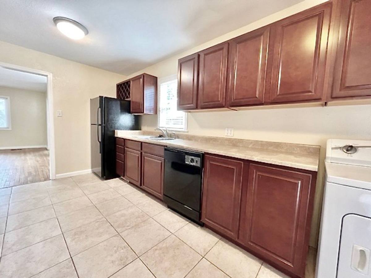 House for rent at 920 E Cucharras St, Colorado Springs, CO 80903