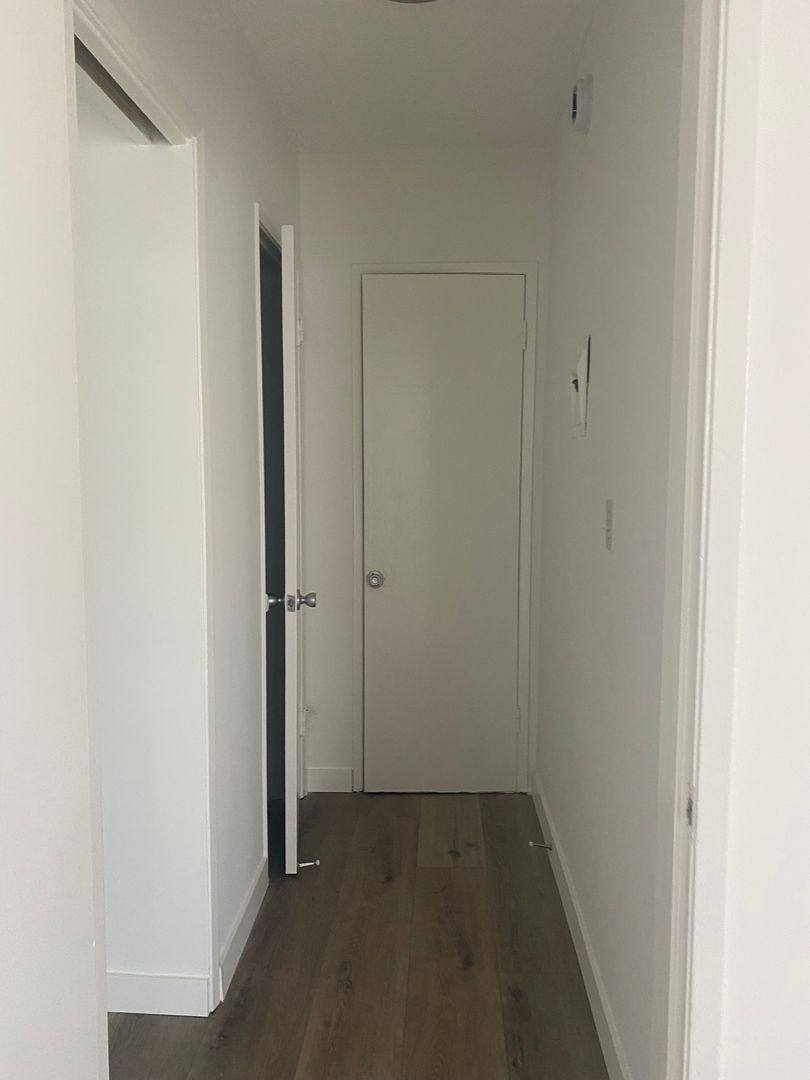 Apartment for rent at 948 11th St, Santa Monica, CA 90403