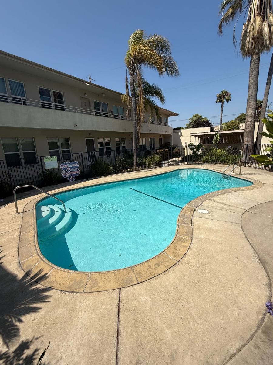 Apartment for rent at 3575 -3585-3595 S Sepulveda, Los Angeles, CA 90034