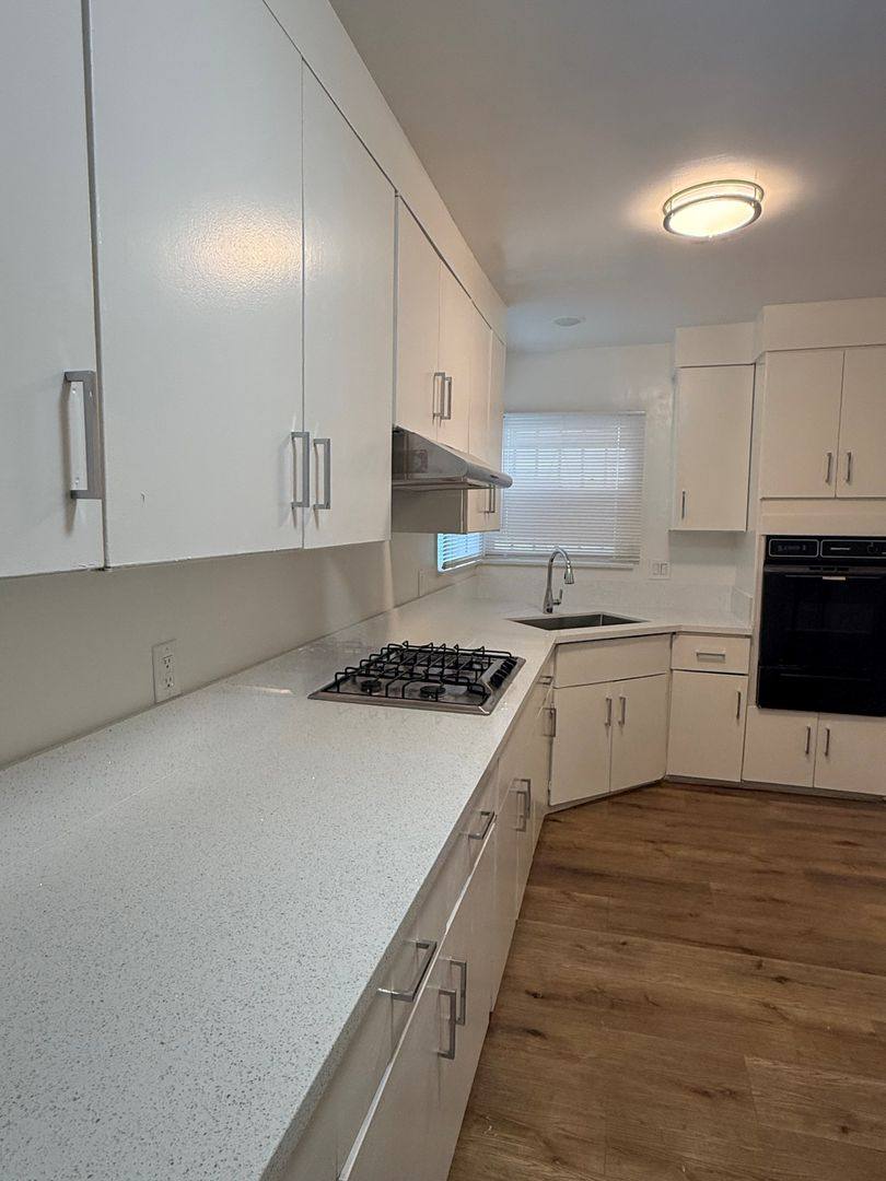 Apartment for rent at 3575 -3585-3595 S Sepulveda, Los Angeles, CA 90034