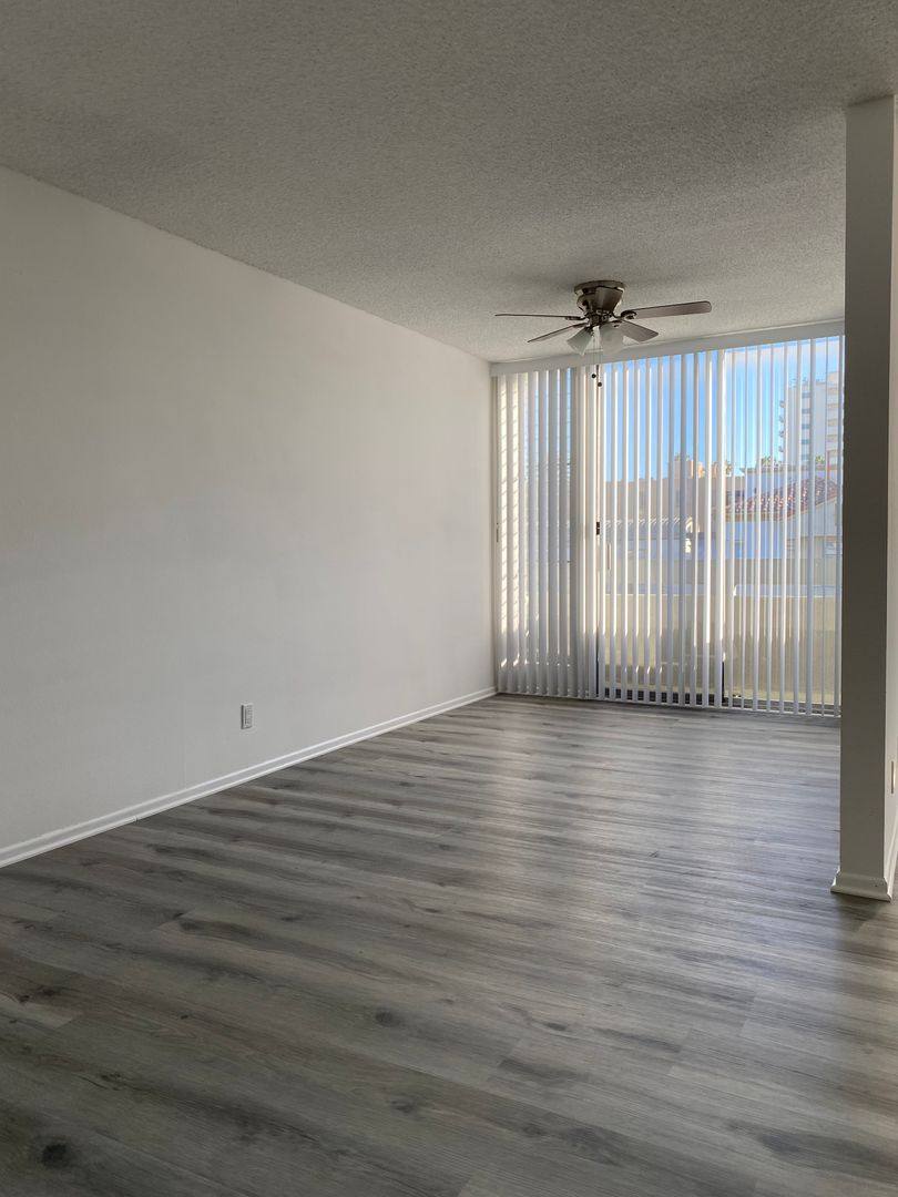 Apartment for rent at 1045 3rd St, Santa Monica, CA 90403
