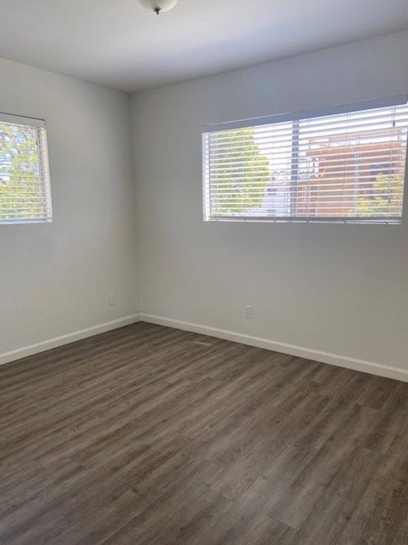 Apartment for rent at 1257 12th St, Santa Monica, CA 90401