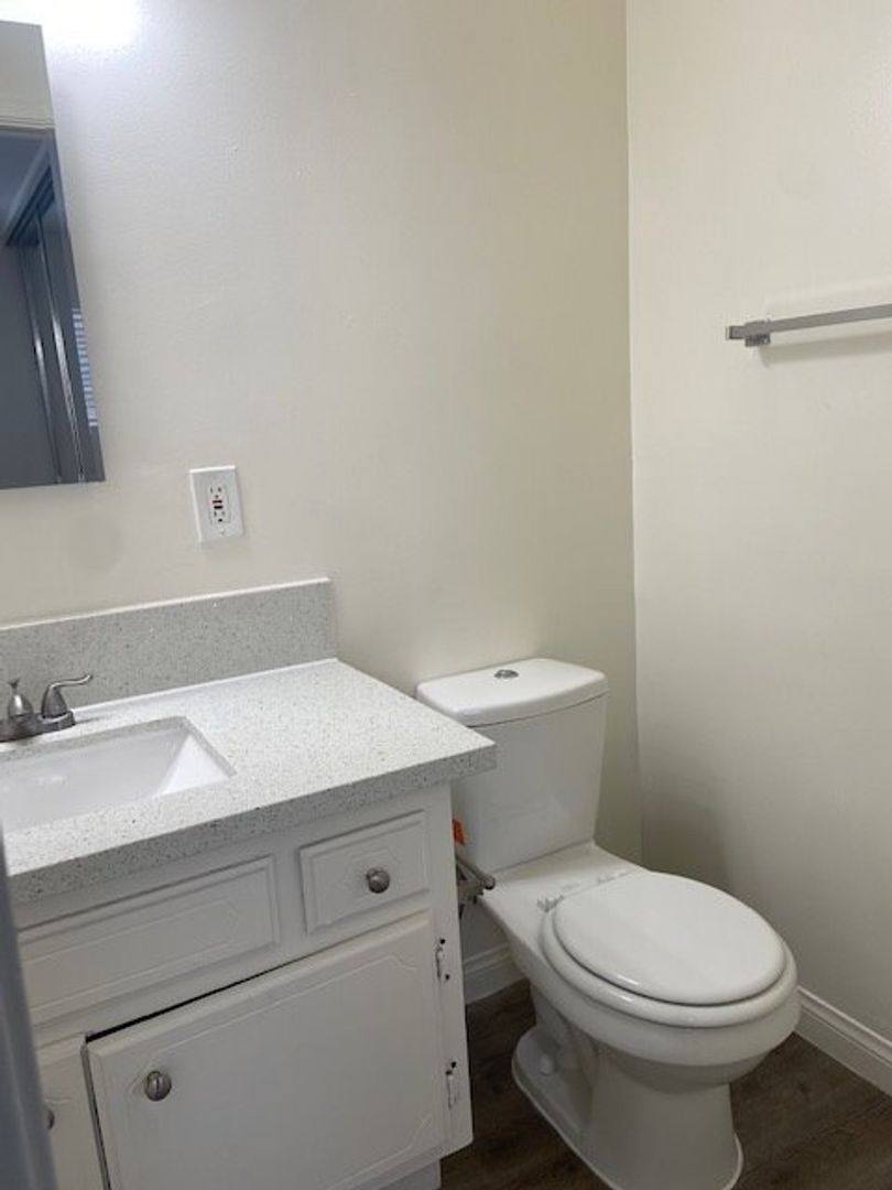 Apartment for rent at 1257 12th St, Santa Monica, CA 90401