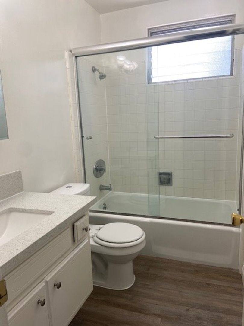 Apartment for rent at 1257 12th St, Santa Monica, CA 90401
