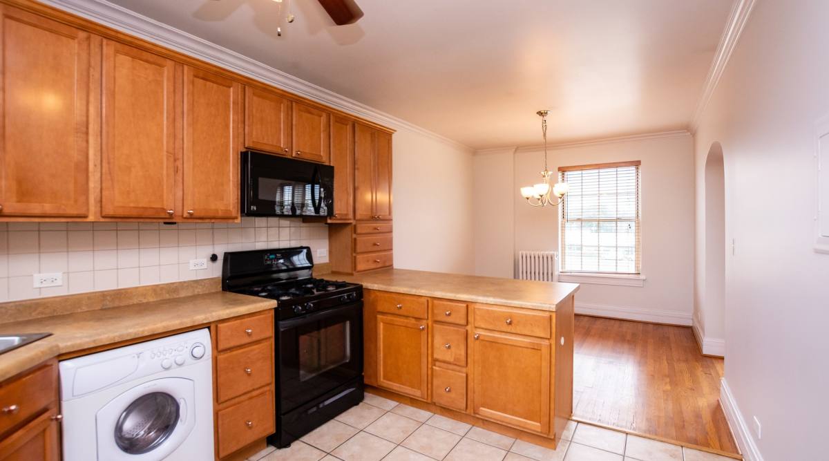 Apartment for rent at 612 Harrison, Oak Park, IL 60304