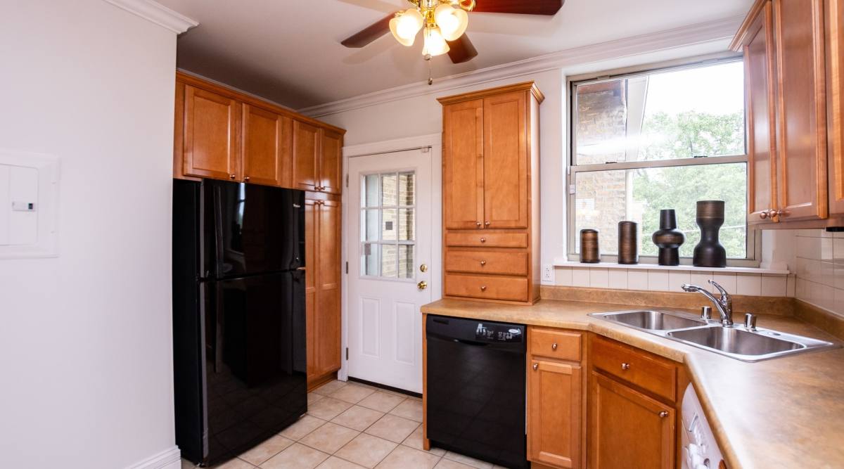 Apartment for rent at 612 Harrison, Oak Park, IL 60304