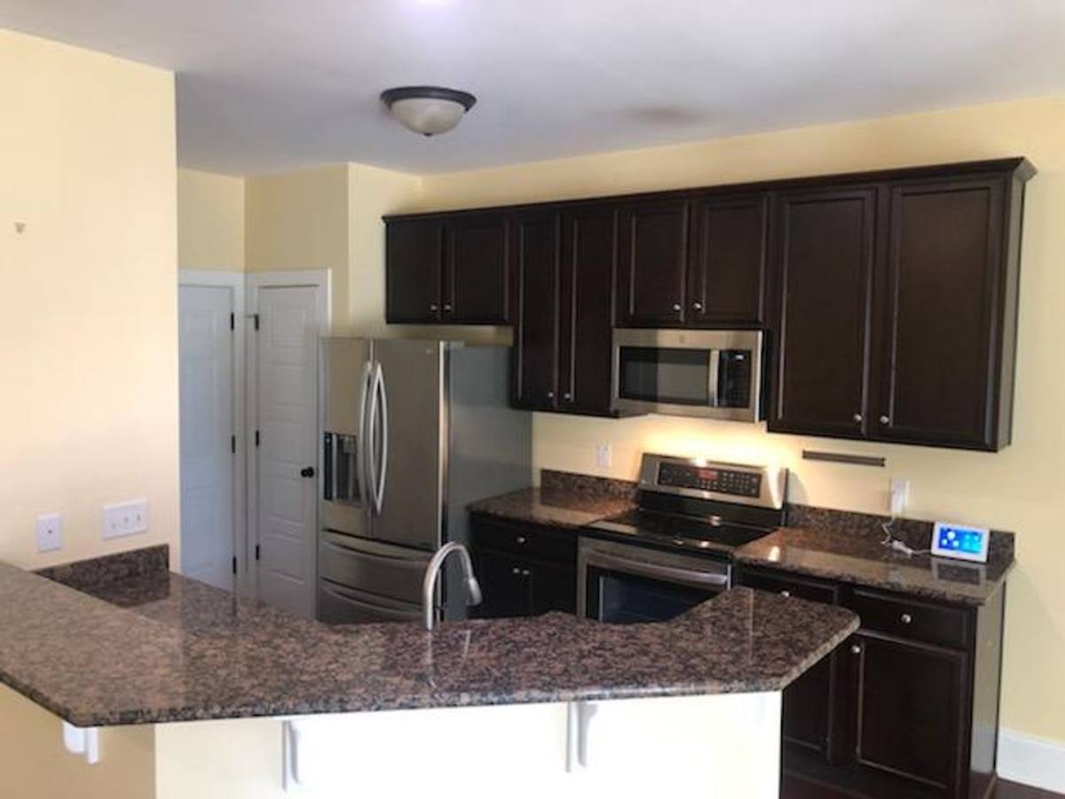 House for rent at 142 Candlewood Dr, Hampstead, NC 28443