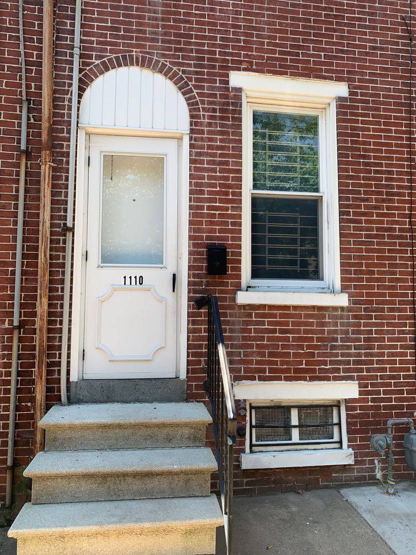 Townhouse for rent at 1110 Read St, Wilmington, DE 19805