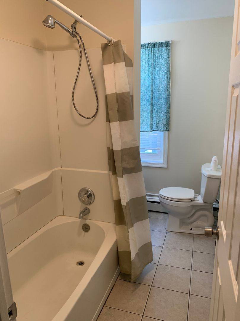 Townhouse for rent at 1110 Read St, Wilmington, DE 19805